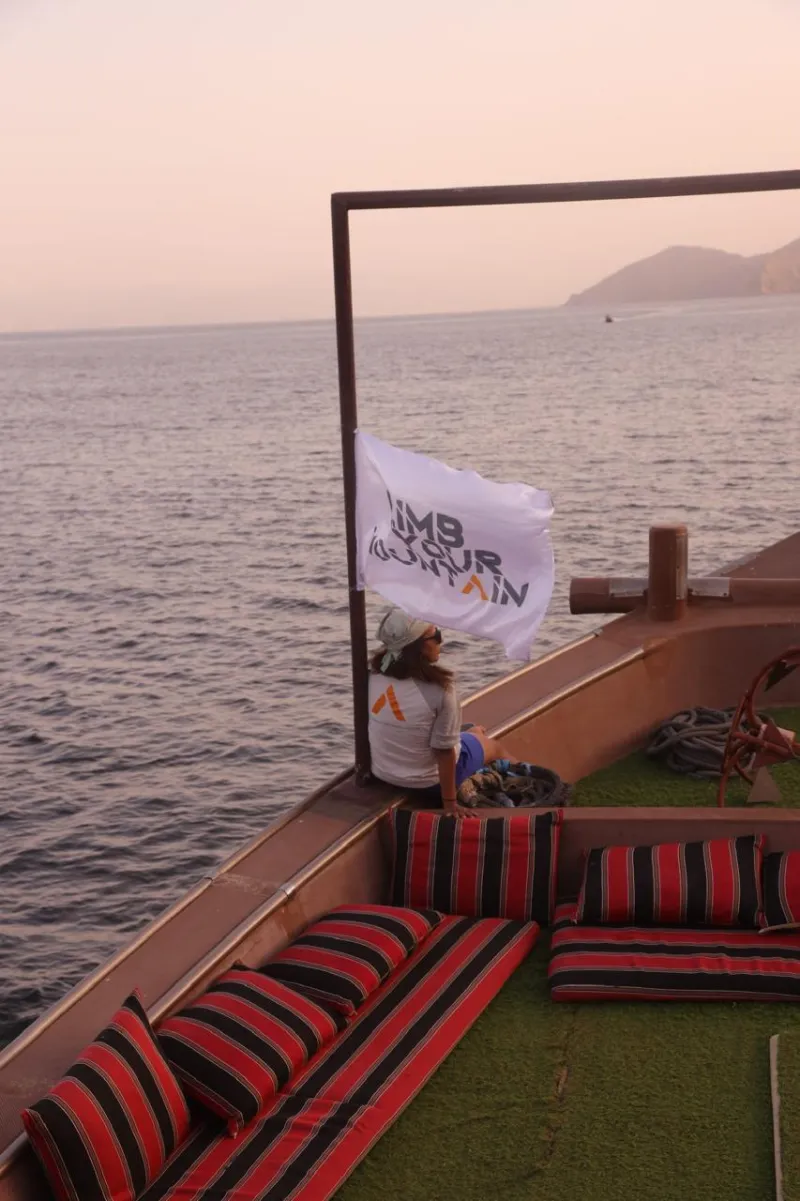 Paddling back to the dhow